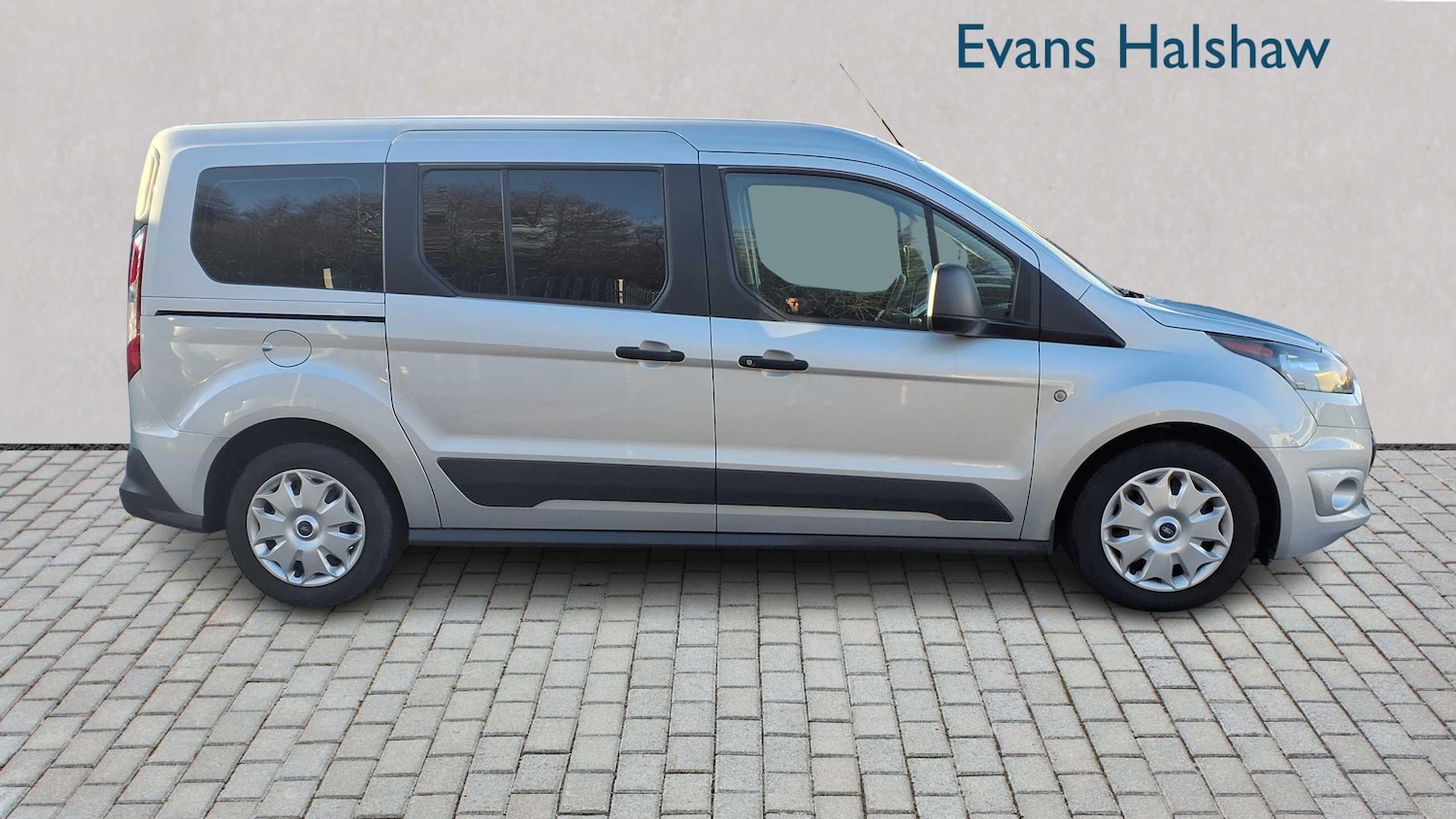 Used Ford Grand Tourneo Connect 2018 for sale - 76929037: Photo 2