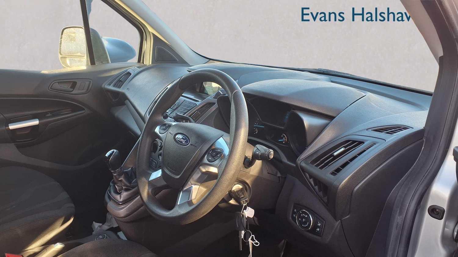 Used Ford Grand Tourneo Connect 2018 for sale - 76929037: Photo 4