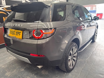 Used Land Rover Discovery Sport 2016 for sale - 79540765: Photo