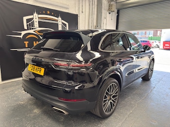 Used Porsche Cayenne 2018 for sale - 79107100: Photo