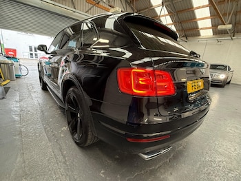 Used Bentley Bentayga 2018 for sale - 79107181: Photo