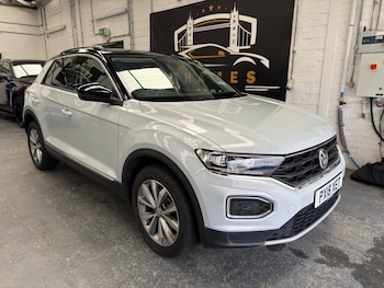 Used Volkswagen T-Roc 2018 for sale - 79107180: Photo