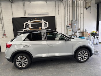 Used Volkswagen T-Roc 2018 for sale - 79107180: Photo