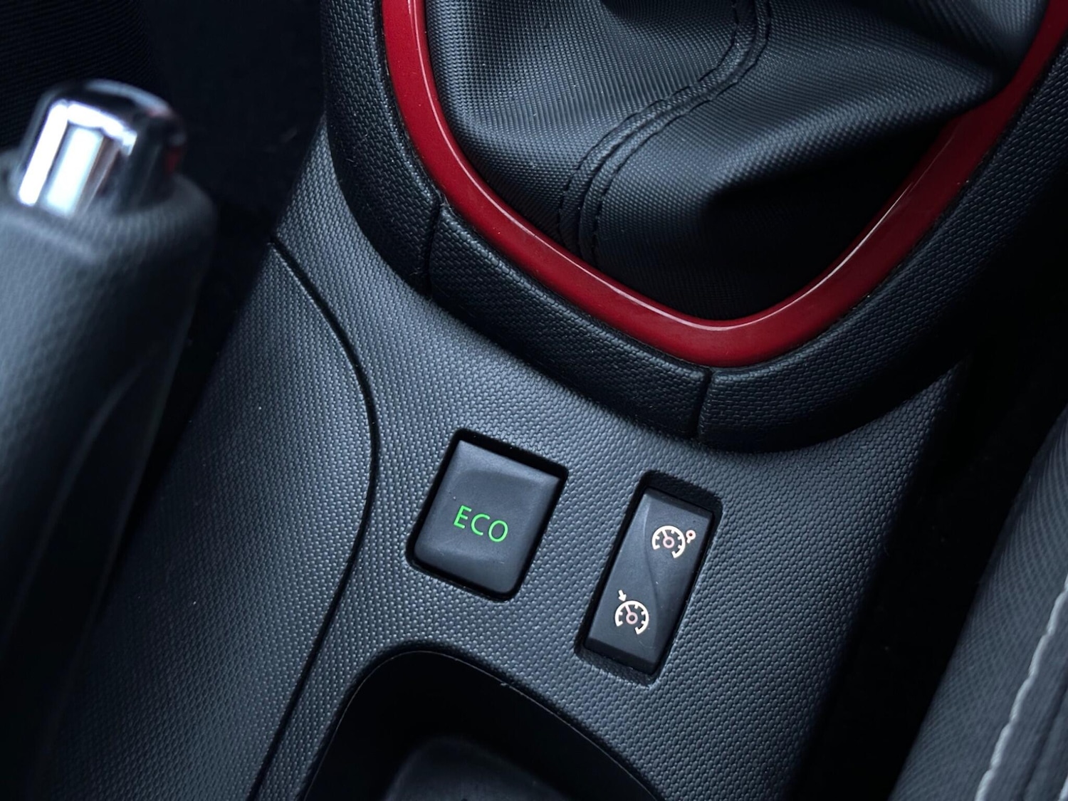 Used Renault Clio 2014 for sale - 76592779: Photo 17