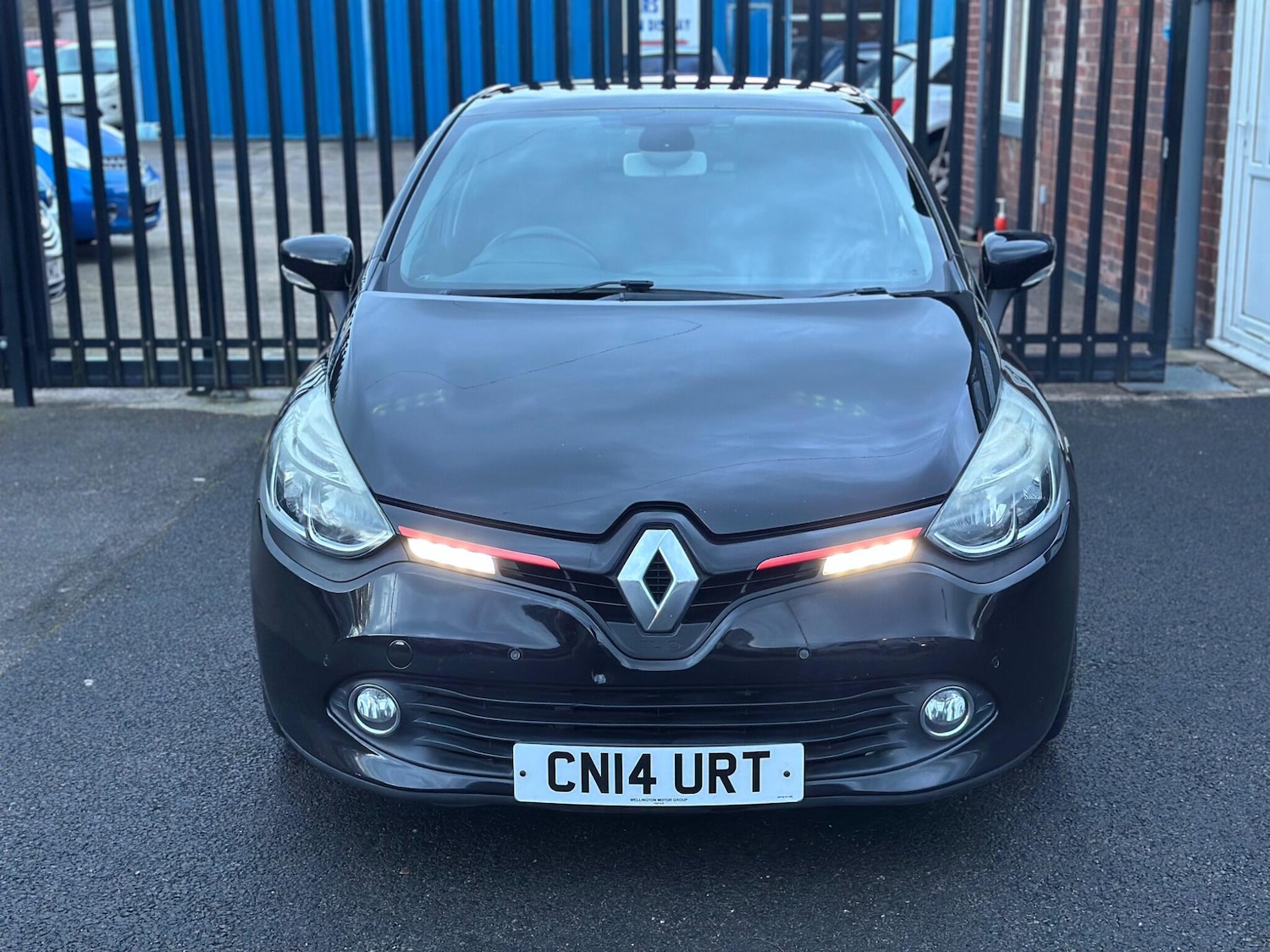 Used Renault Clio 2014 for sale - 76592779: Photo 2