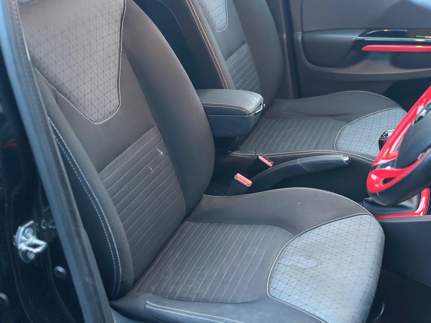 Used Renault Clio 2014 for sale - 76592779: Photo 7