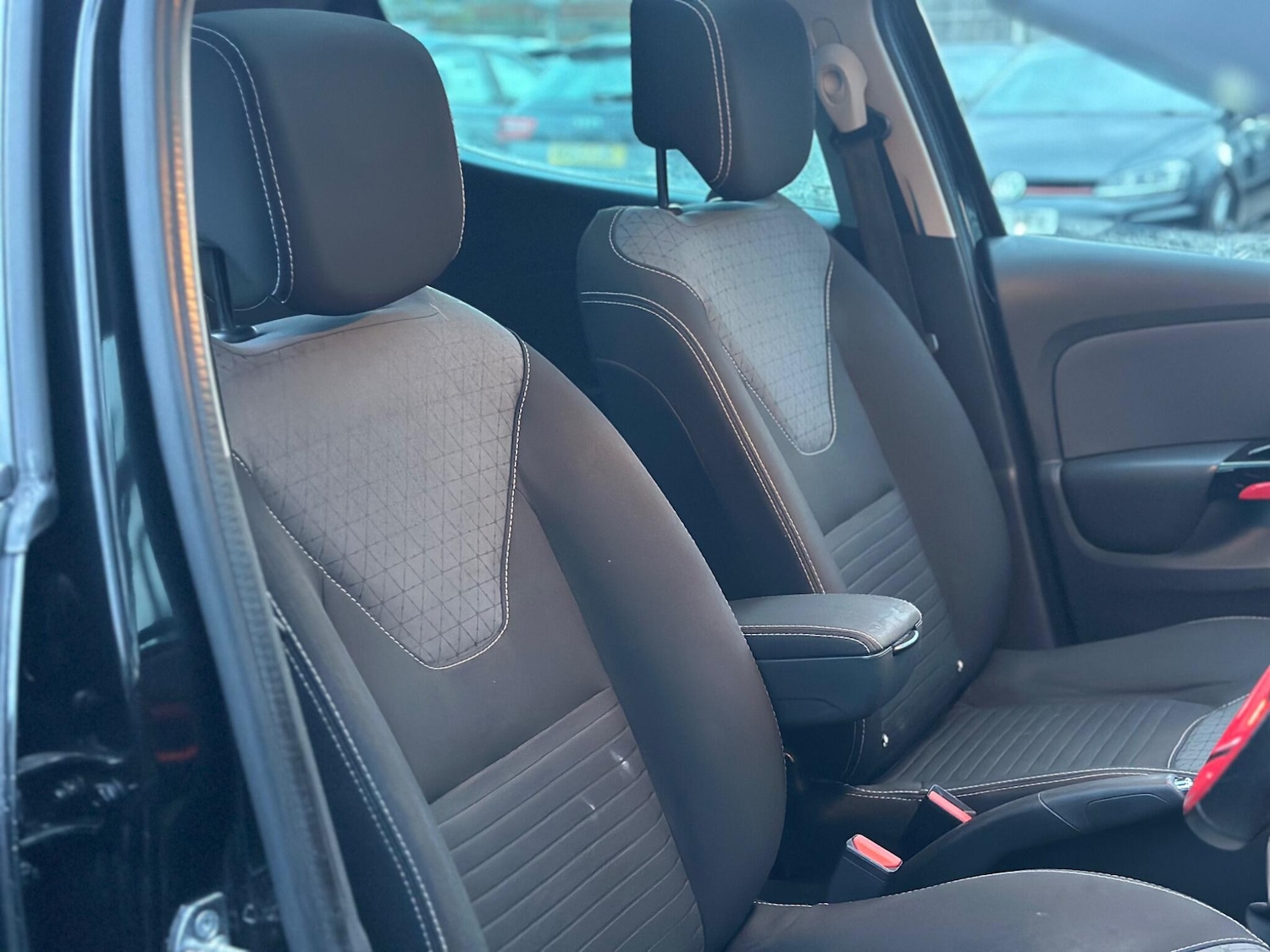 Used Renault Clio 2014 for sale - 76592779: Photo 8