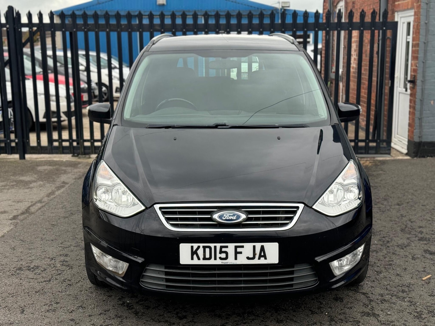 Used Ford Galaxy 2015 for sale - 76572157: Photo 2