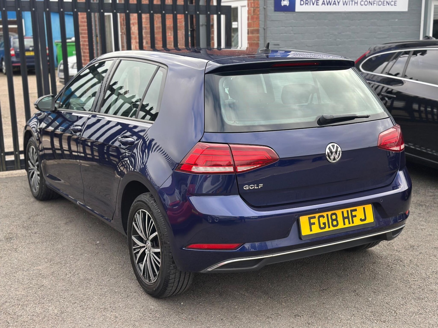 Used Volkswagen Golf 2018 for sale - 78047645: Photo 4