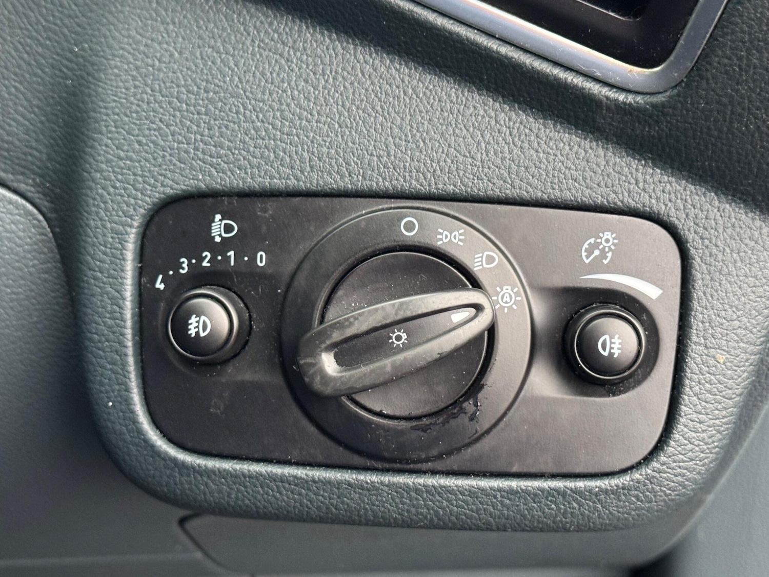 Used Ford Grand C-Max 2015 for sale - 76549448: Photo 12