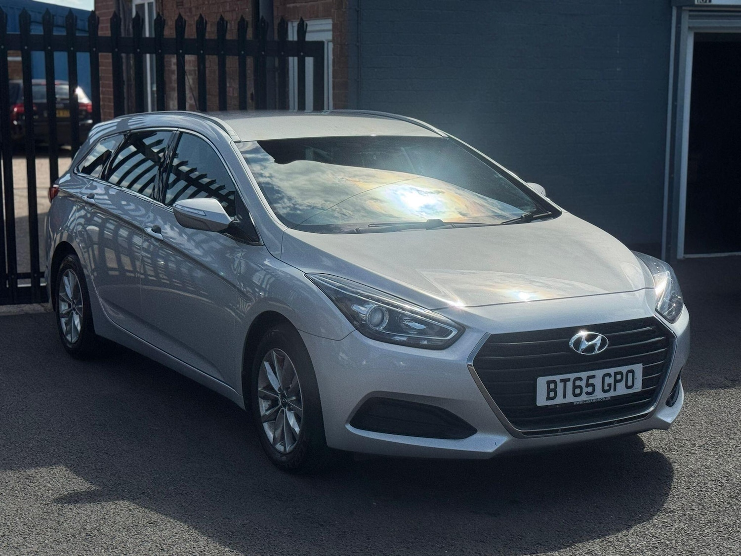 Used Hyundai i40 2015 for sale - 76550599: Photo 1