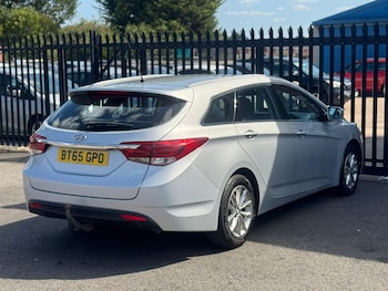 Used Hyundai i40 2015 for sale - 76550599: Photo