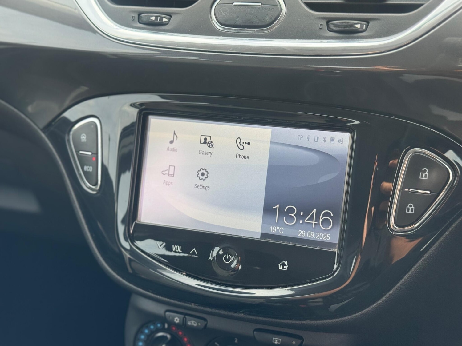 Used Vauxhall Corsa 2015 for sale - 76550258: Photo 11