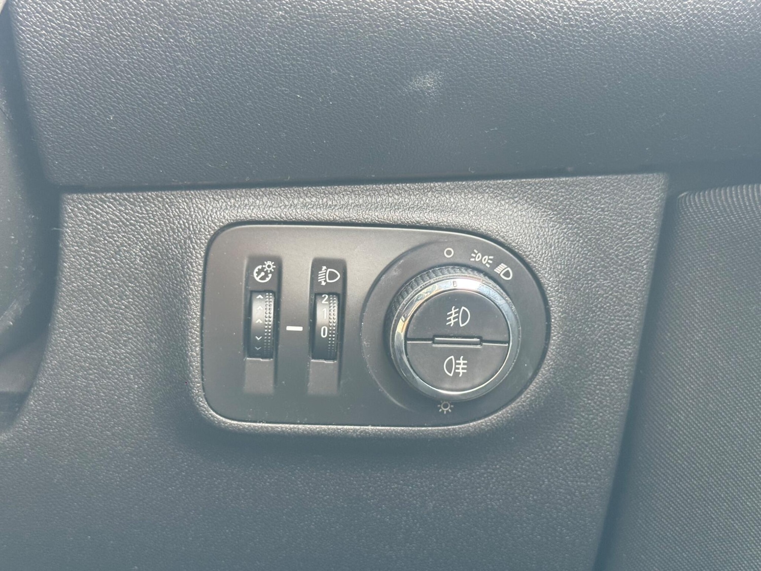 Used Vauxhall Corsa 2015 for sale - 76550258: Photo 14