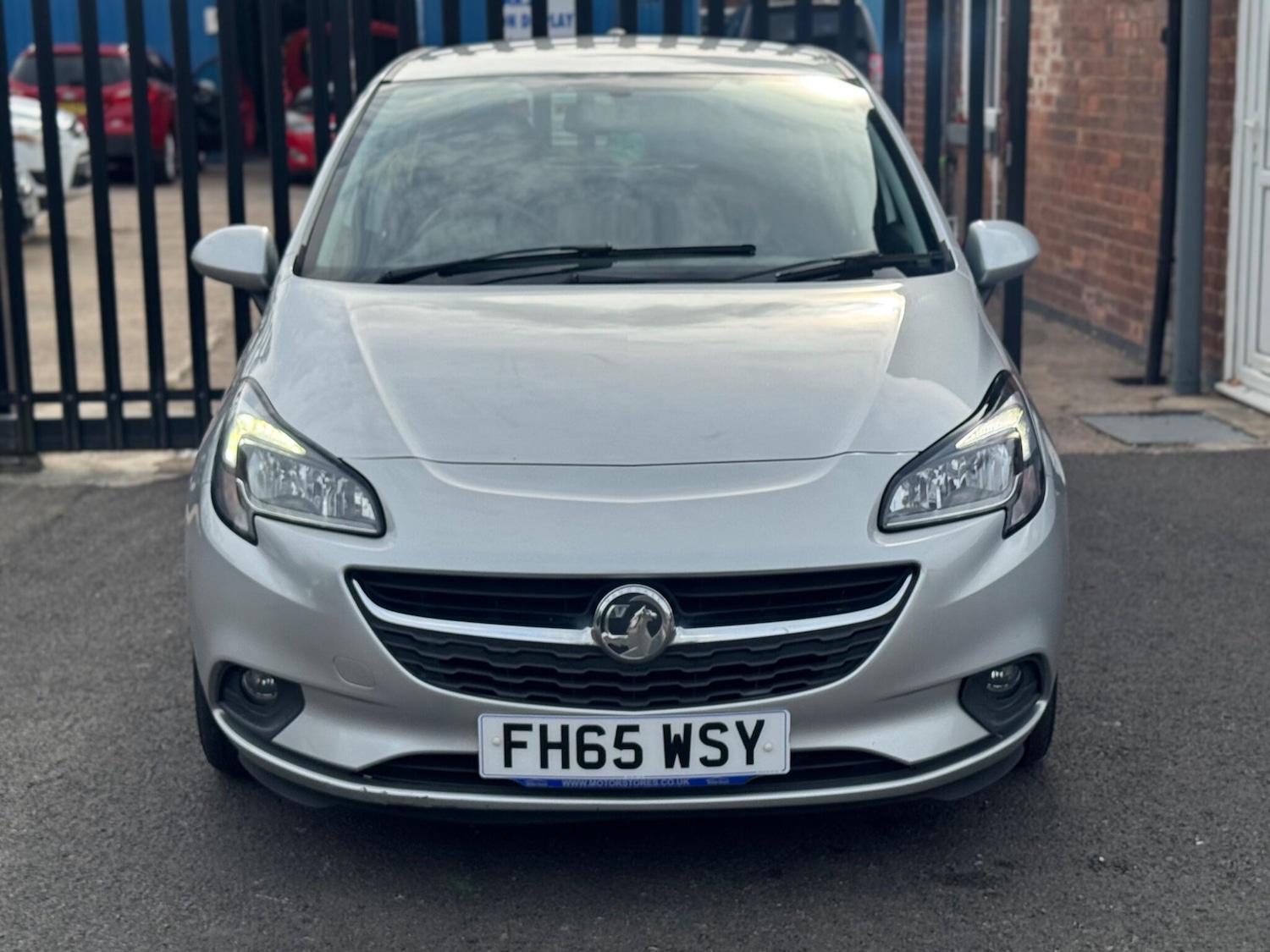 Used Vauxhall Corsa 2015 for sale - 76550258: Photo 2