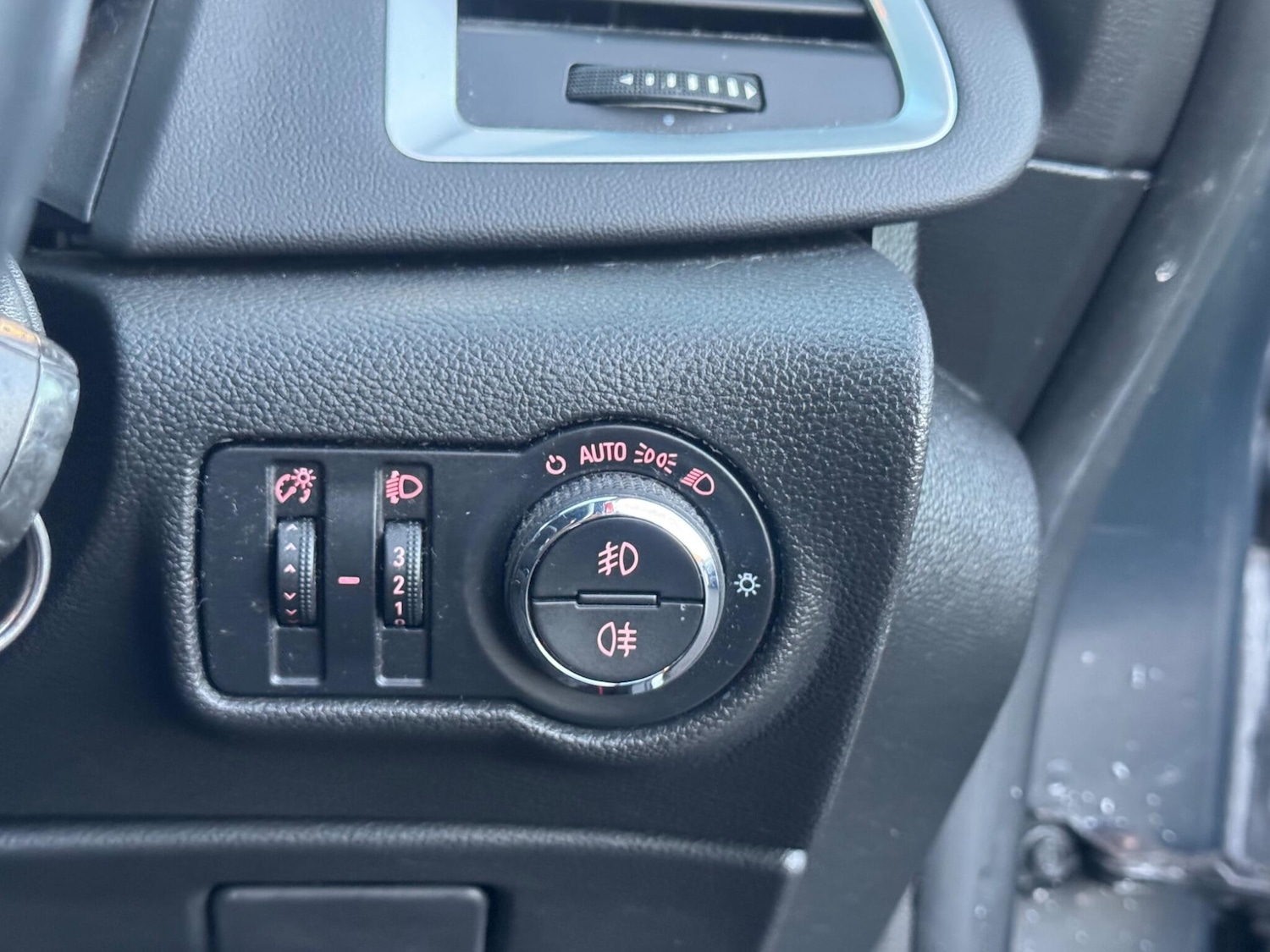 Used Vauxhall Astra 2013 for sale - 77255400: Photo 10