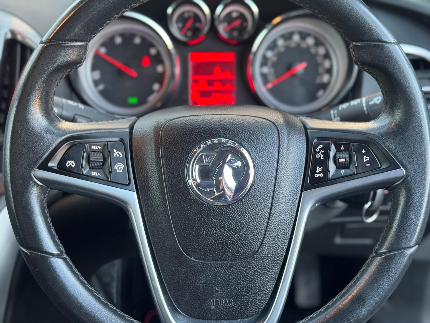 Used Vauxhall Astra 2013 for sale - 77255400: Photo 11