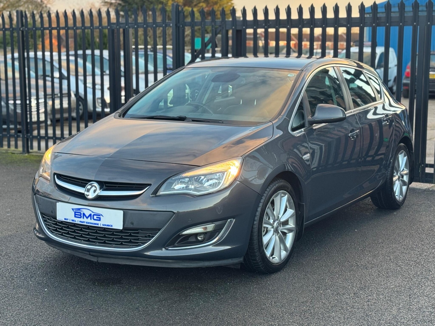 Used Vauxhall Astra 2013 for sale - 77255400: Photo 3
