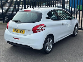 Used Peugeot 208 2014 for sale - 78244670: Photo