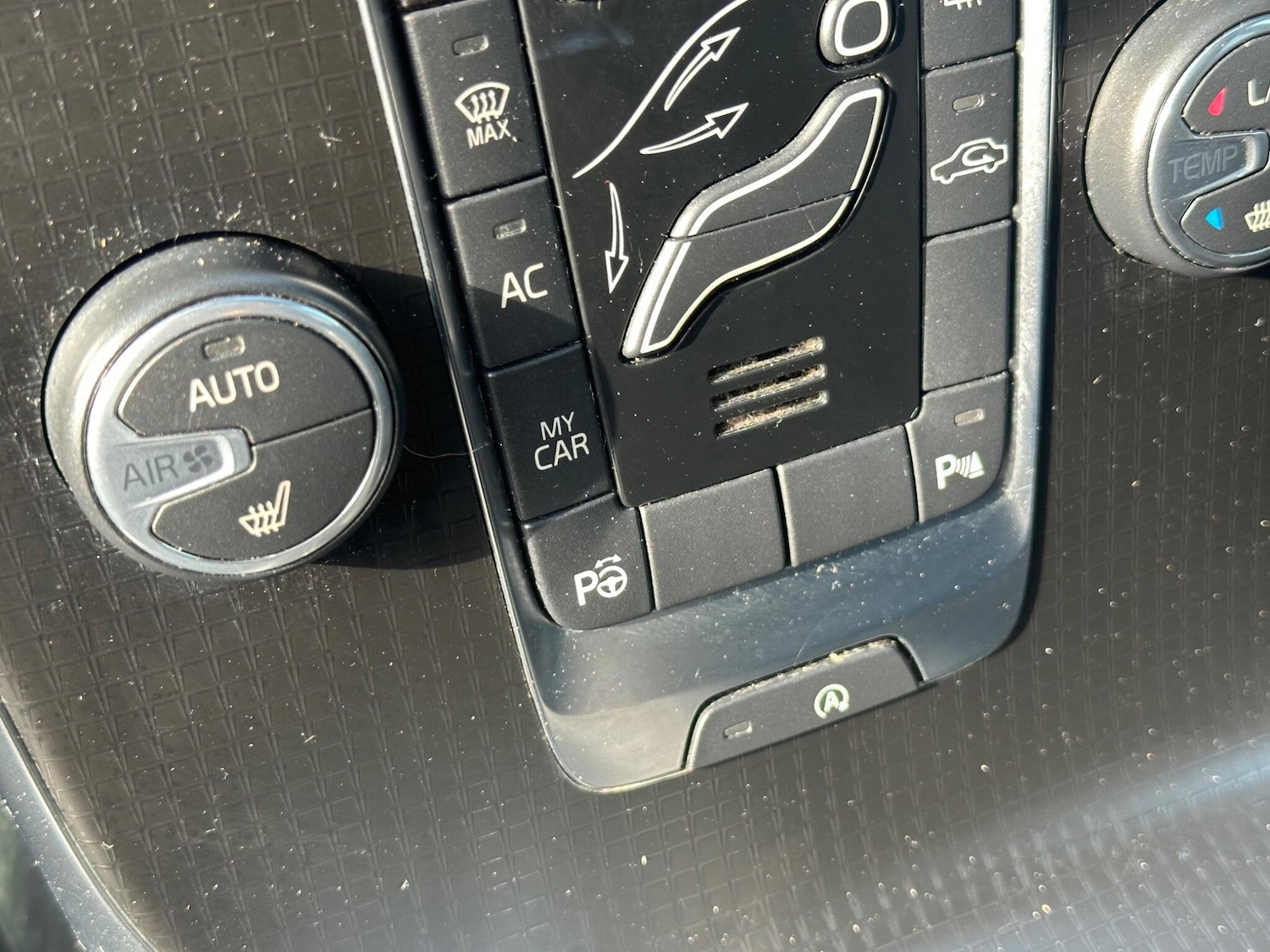 Used Volvo V40 2019 for sale - 77657491: Photo 17