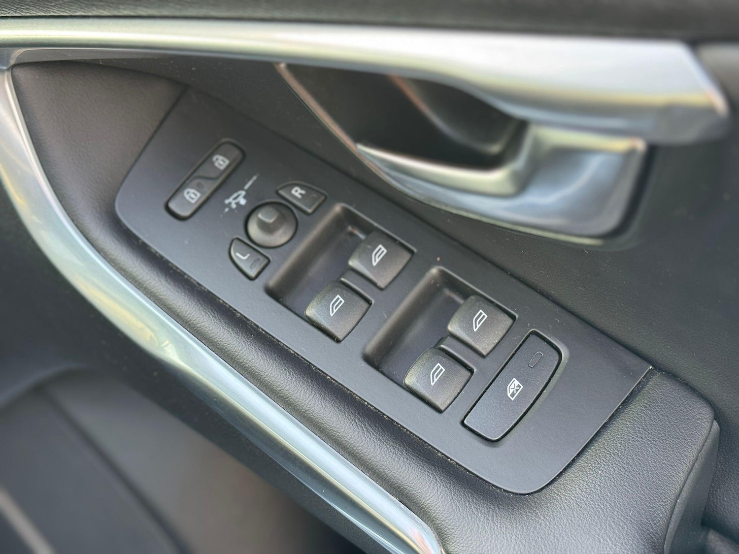 Used Volvo V40 2019 for sale - 77657491: Photo 24