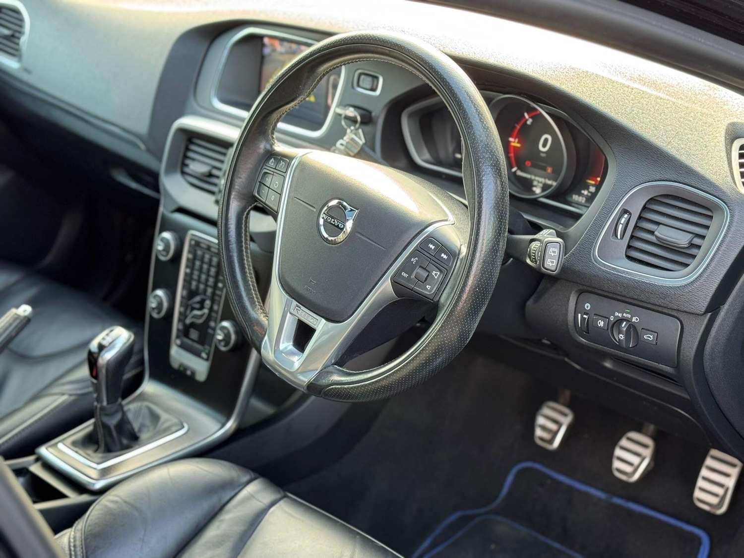 Used Volvo V40 2019 for sale - 77657491: Photo 8