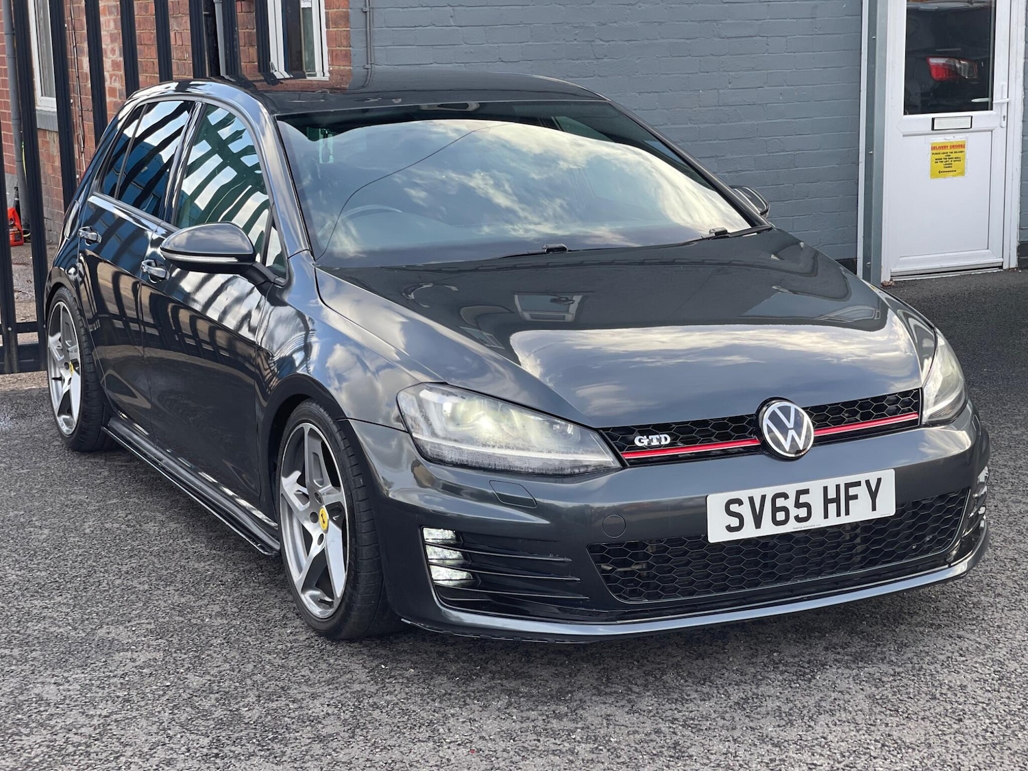 Used Volkswagen Golf 2015 for sale - 76572068: Photo 1