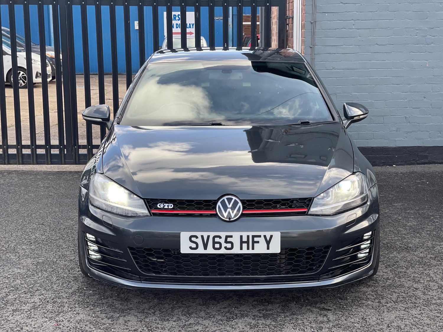 Used Volkswagen Golf 2015 for sale - 76572068: Photo 2