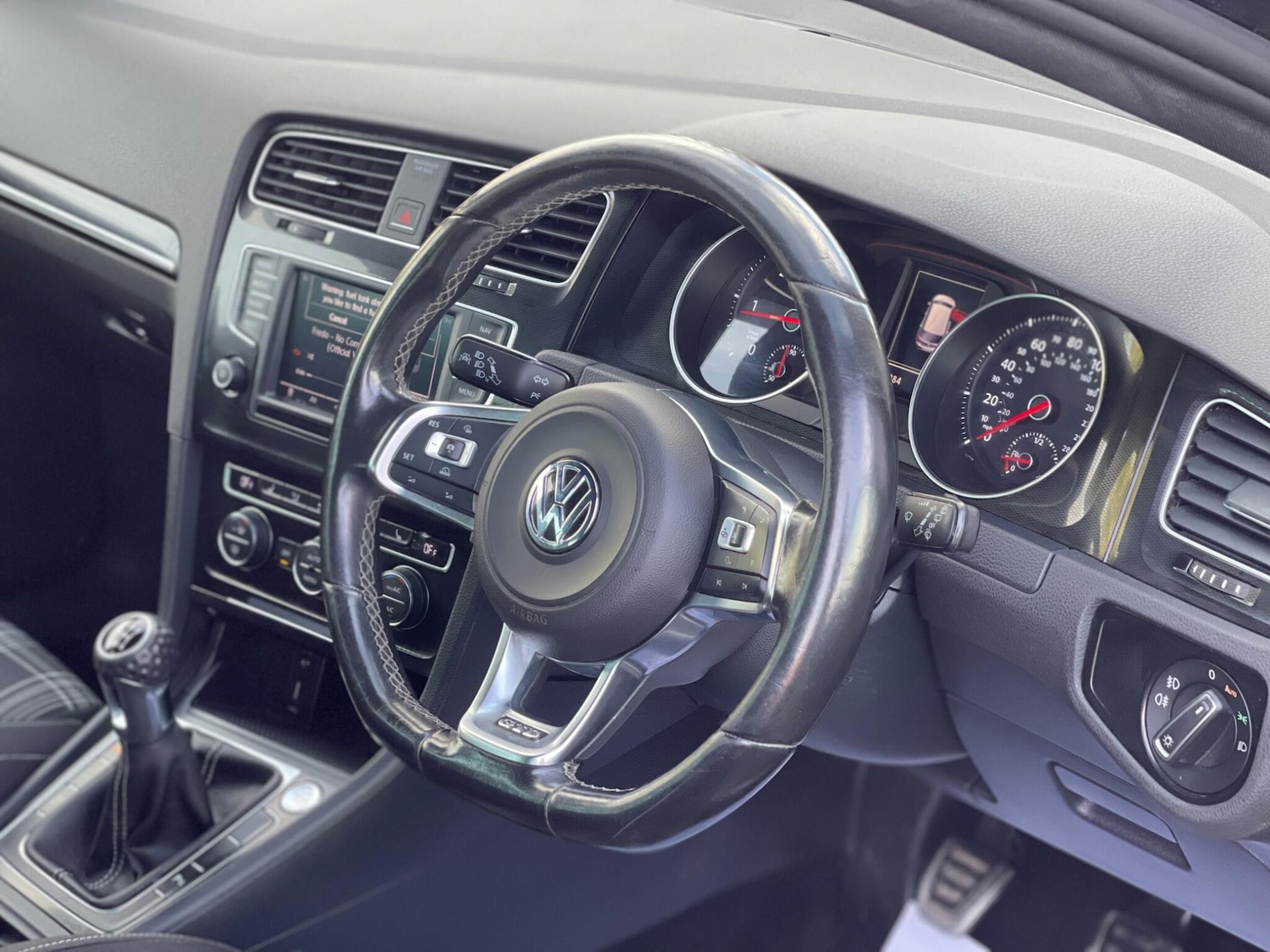 Used Volkswagen Golf 2015 for sale - 76572068: Photo 9