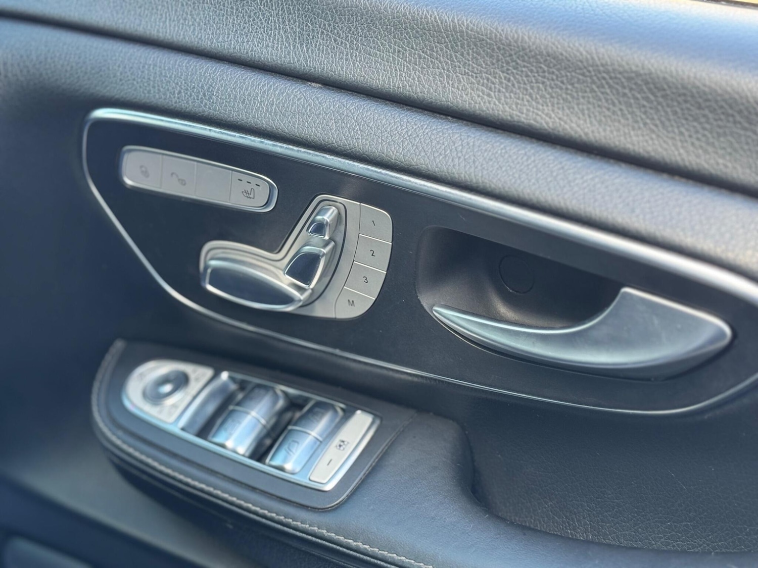 Used Mercedes-Benz V-Class 2020 for sale - 77255386: Photo 16