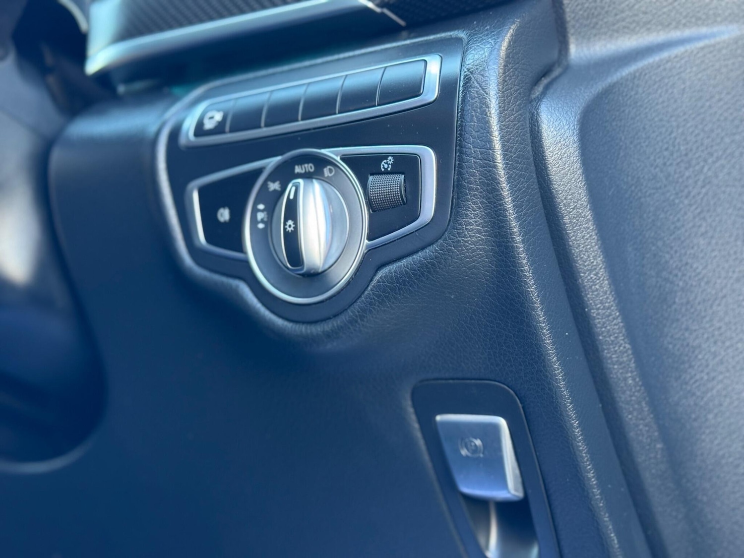 Used Mercedes-Benz V-Class 2020 for sale - 77255386: Photo 21