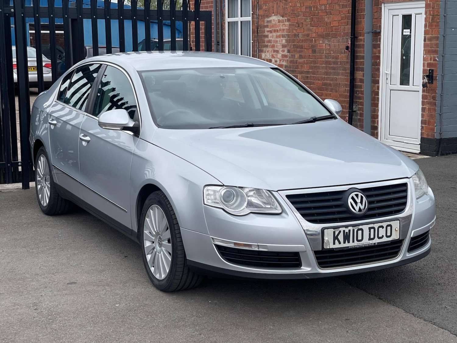 Used Volkswagen Passat 2010 for sale - 76573022: Photo 1