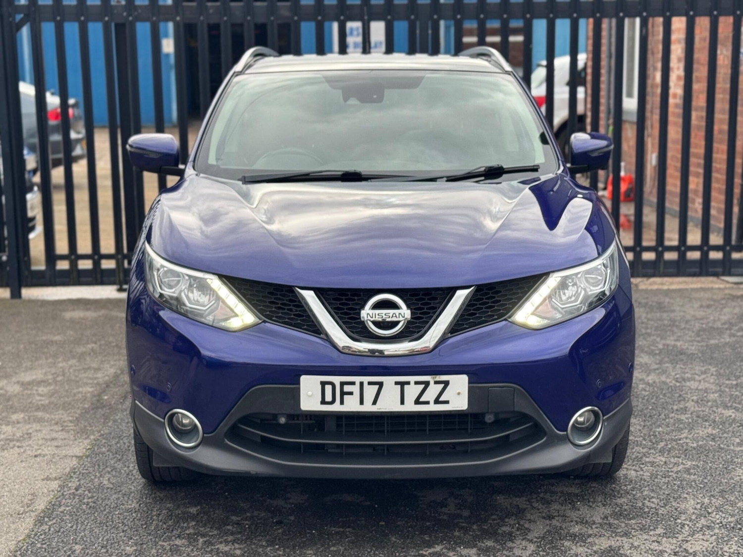Used Nissan Qashqai 2017 for sale - 76550123: Photo 2