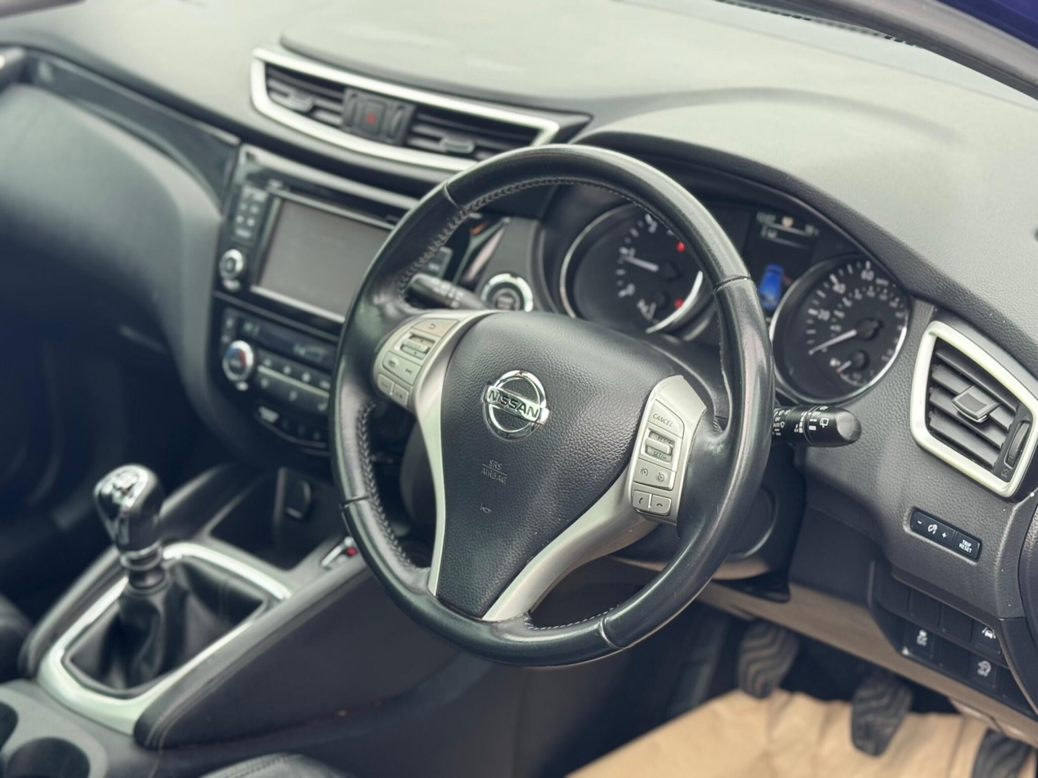 Used Nissan Qashqai 2017 for sale - 76550123: Photo 9