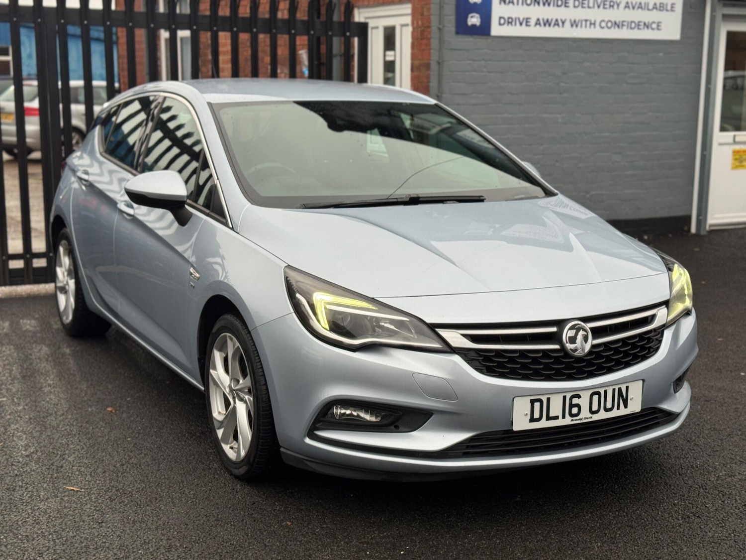 Used Vauxhall Astra 2016 for sale - 76573073: Photo 1