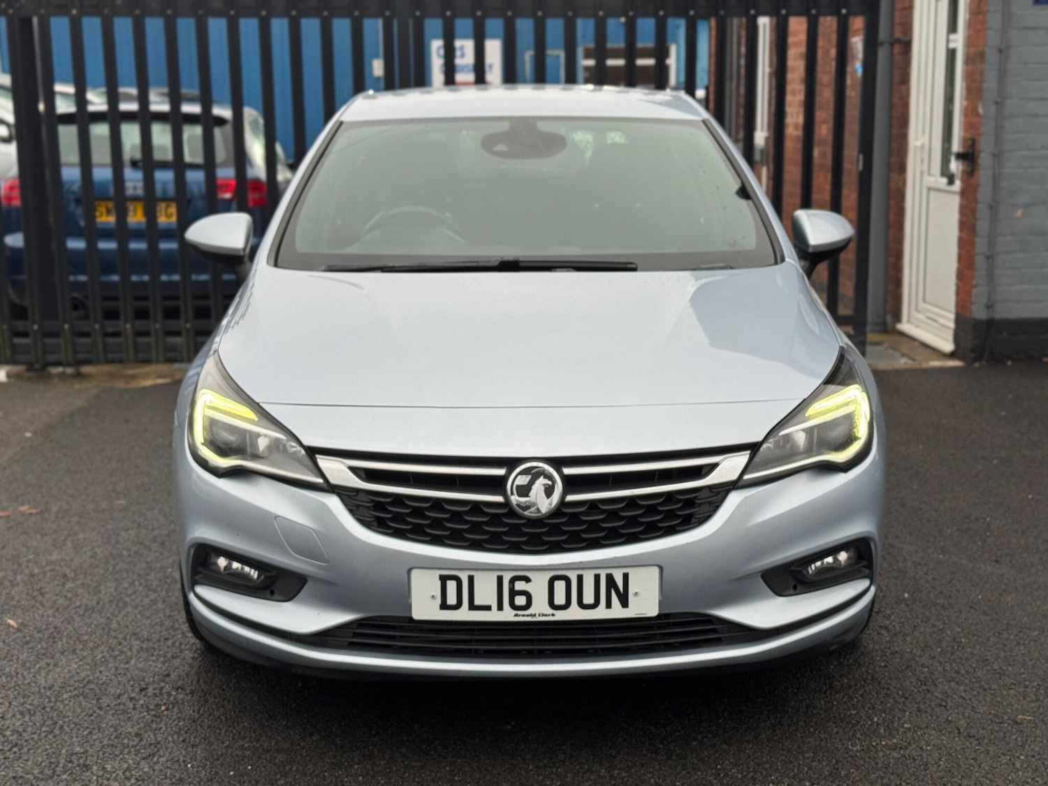 Used Vauxhall Astra 2016 for sale - 76573073: Photo 2