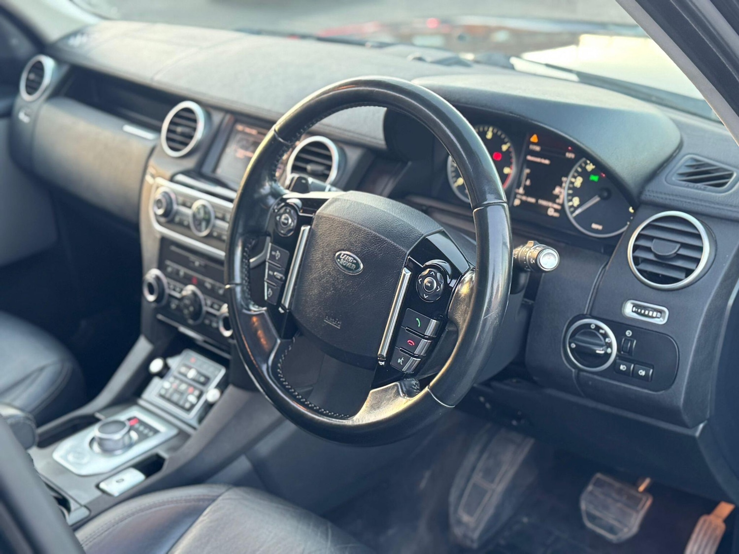 Used Land Rover Discovery 2015 for sale - 77926282: Photo 8