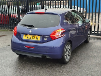 Used Peugeot 208 2013 for sale - 76573688: Photo