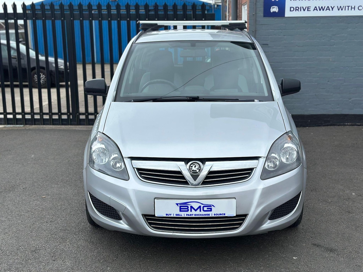 Used Vauxhall Zafira 2011 for sale - 77853597: Photo 2