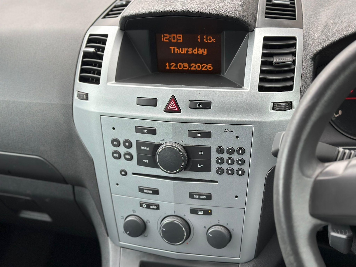 Used Vauxhall Zafira 2011 for sale - 77853597: Photo 9