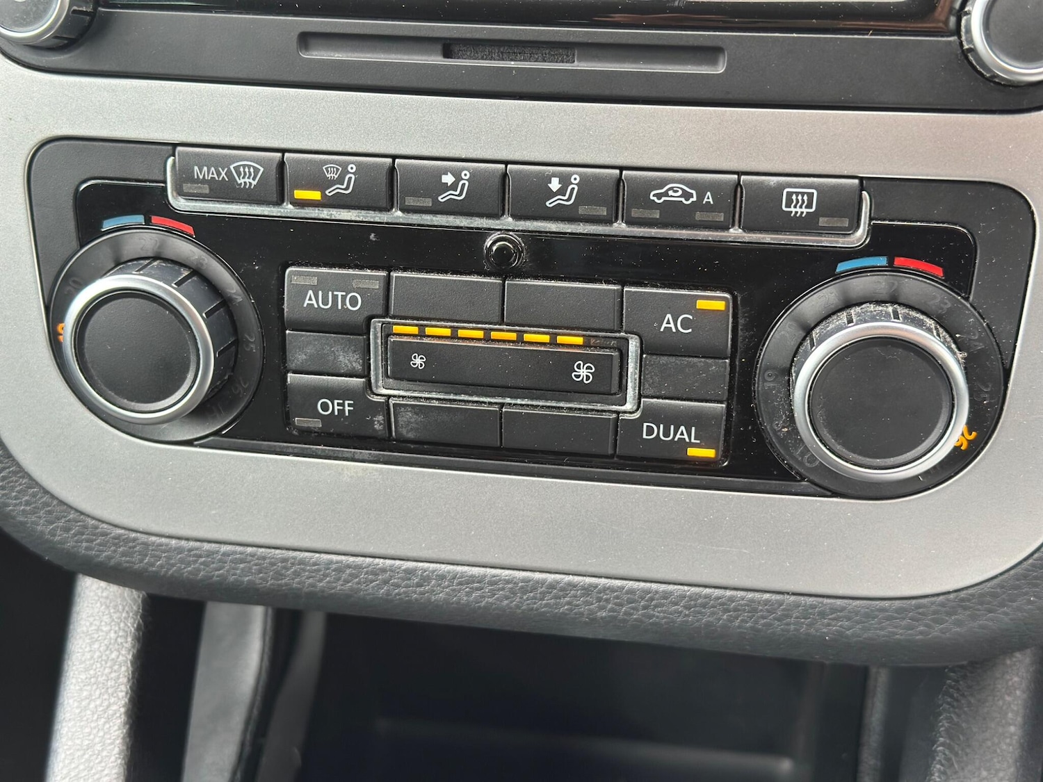 Used Volkswagen Scirocco 2010 for sale - 78072869: Photo 11