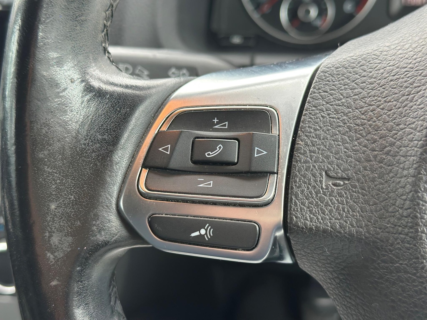 Used Volkswagen Scirocco 2010 for sale - 78072869: Photo 14