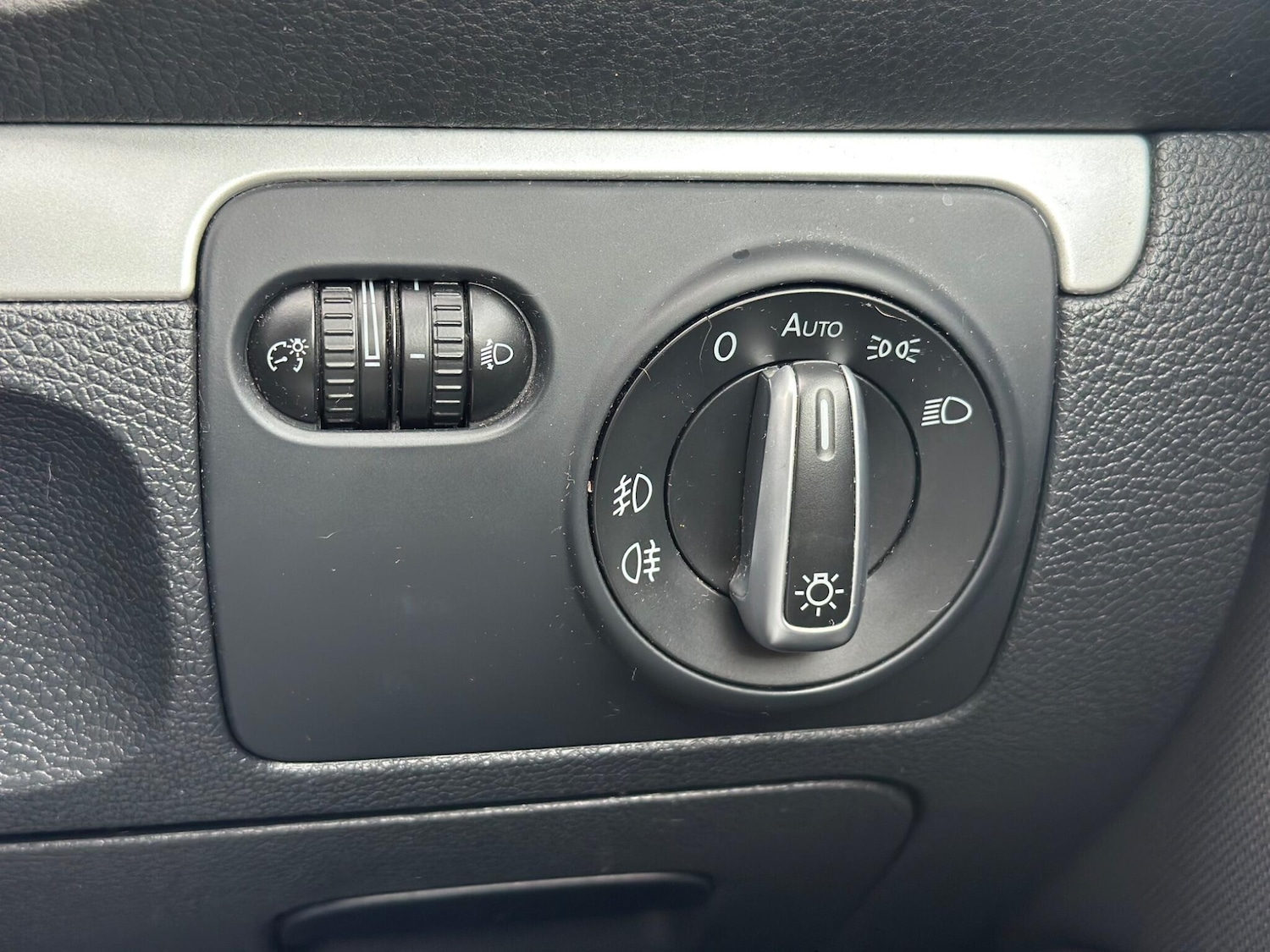 Used Volkswagen Scirocco 2010 for sale - 78072869: Photo 16