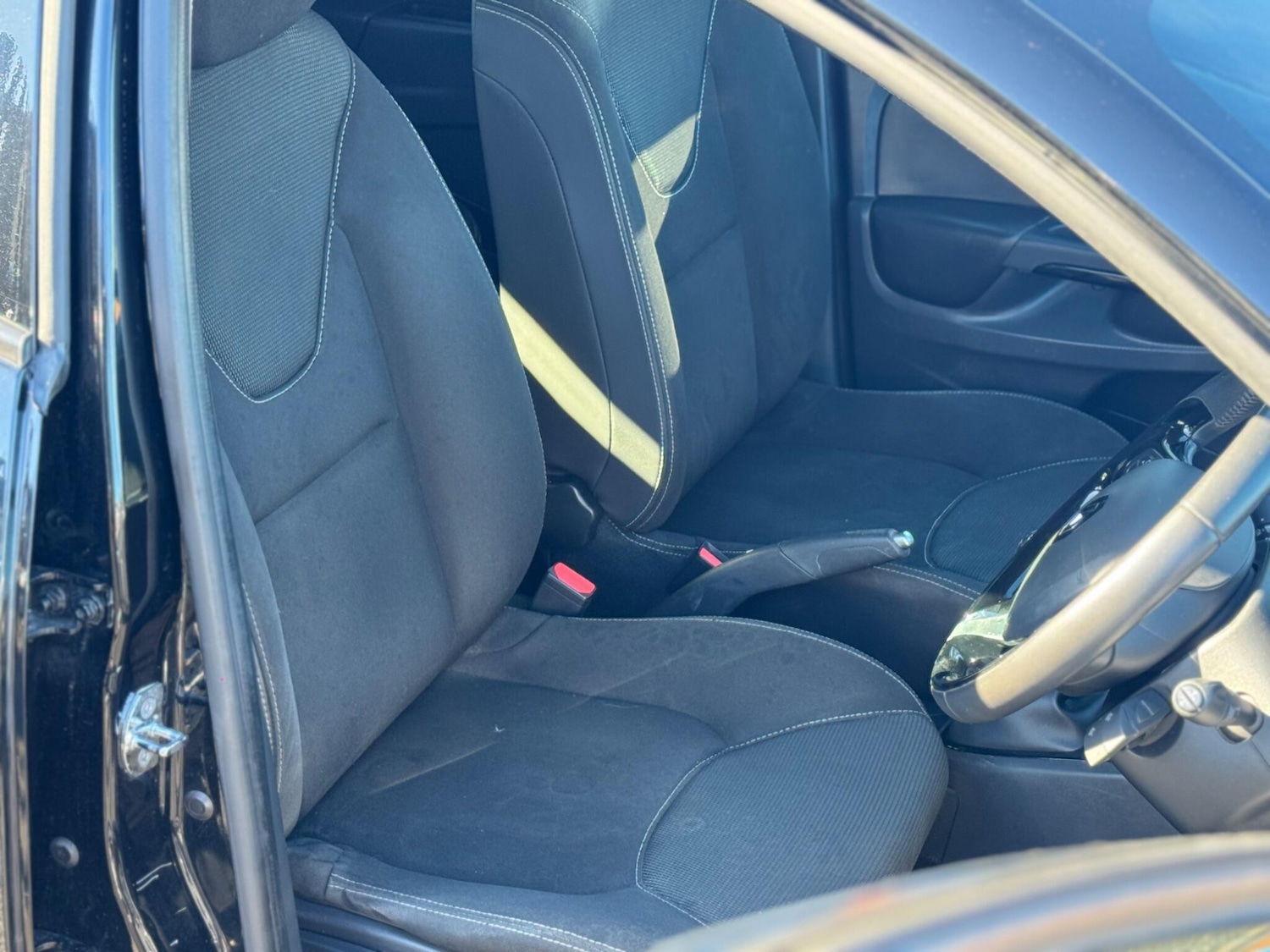 Used Renault Clio 2015 for sale - 77550142: Photo 10