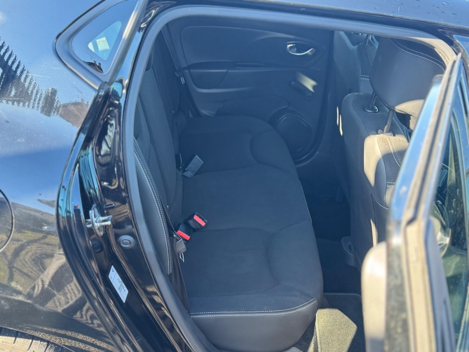 Used Renault Clio 2015 for sale - 77550142: Photo 11