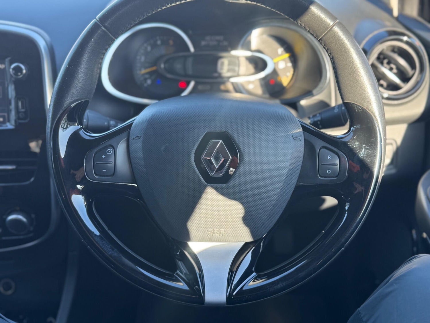 Used Renault Clio 2015 for sale - 77550142: Photo 12