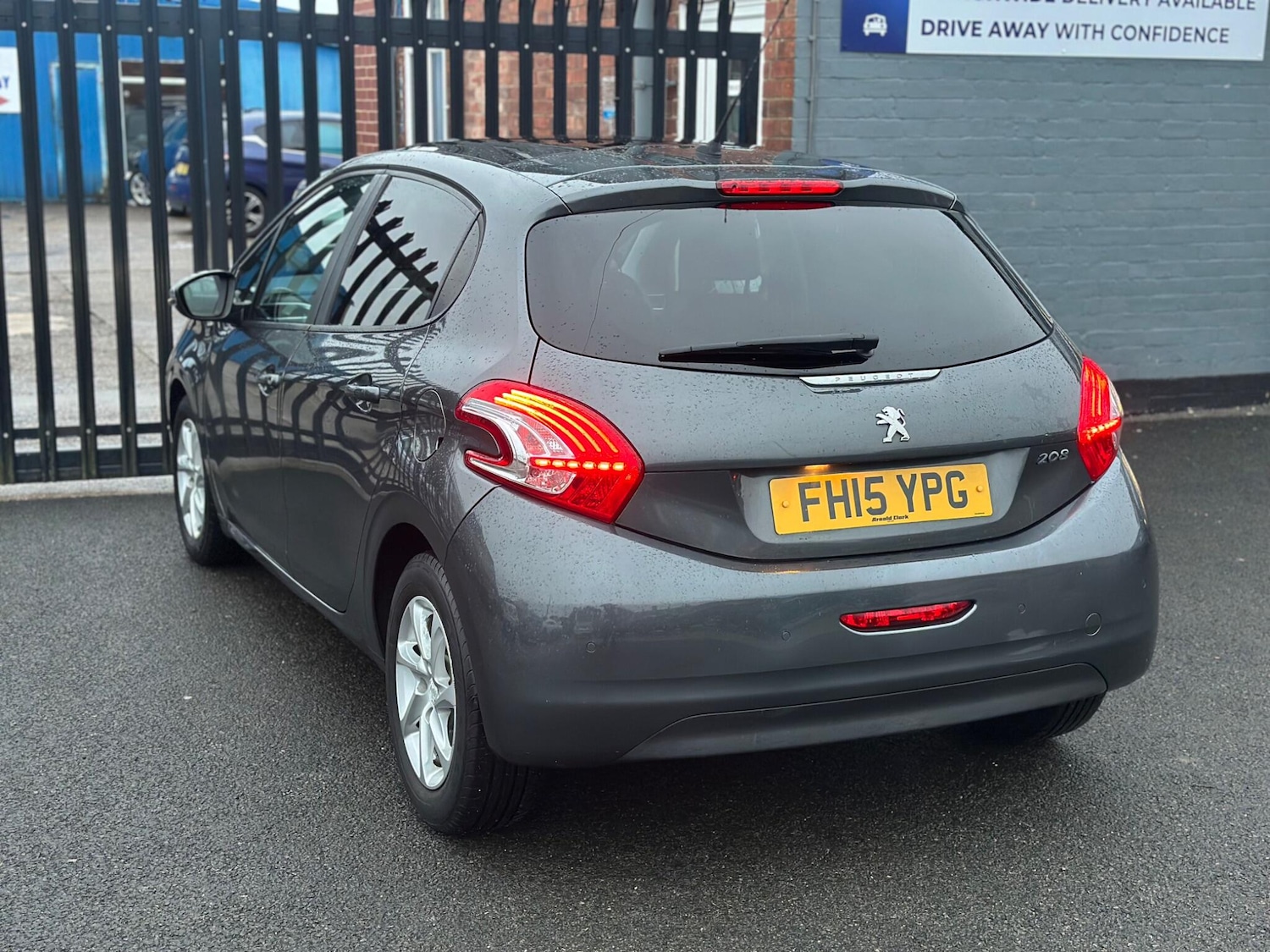 Used Peugeot 208 2015 for sale - 77166647: Photo 4