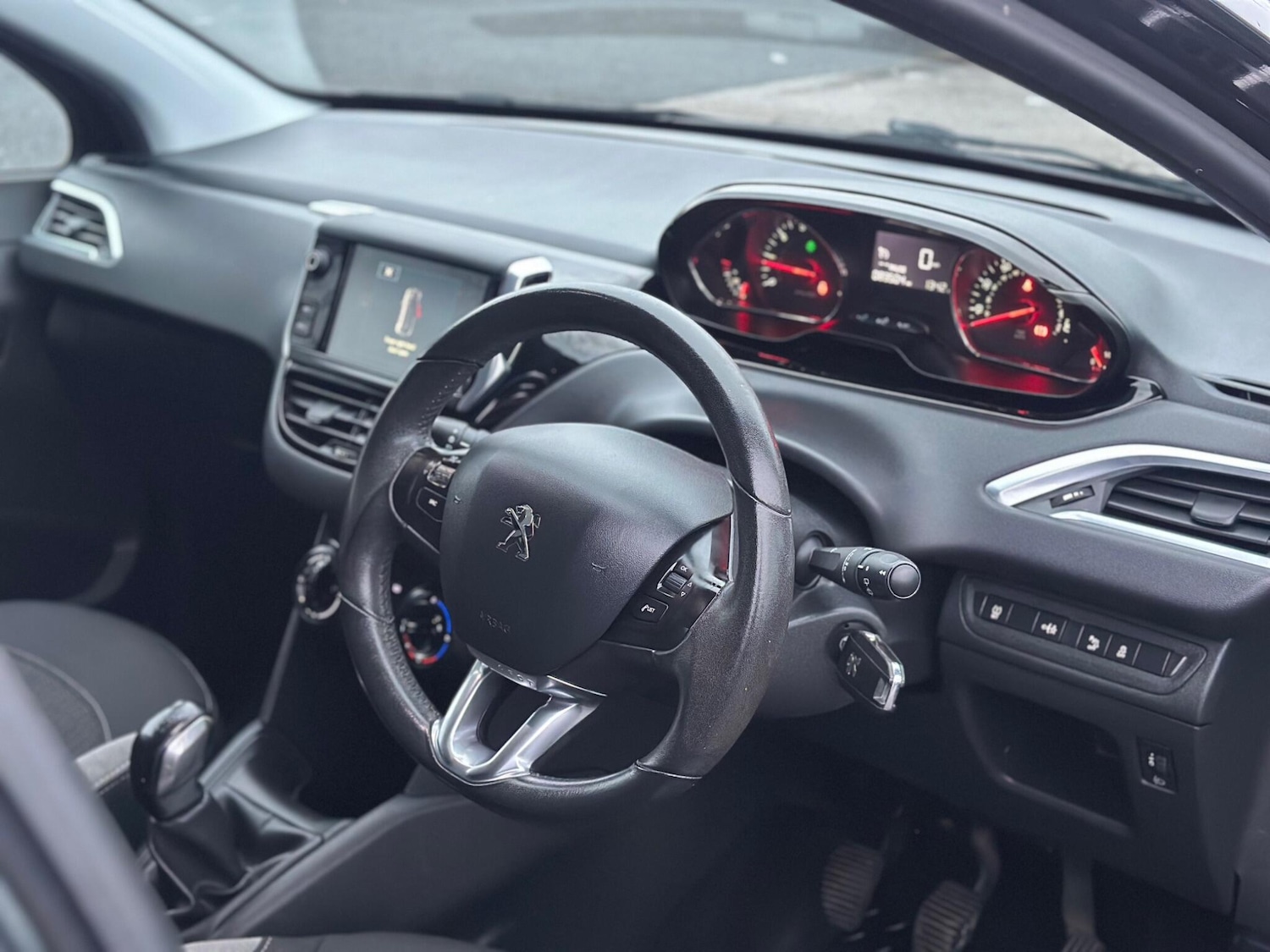 Used Peugeot 208 2015 for sale - 77166647: Photo 7