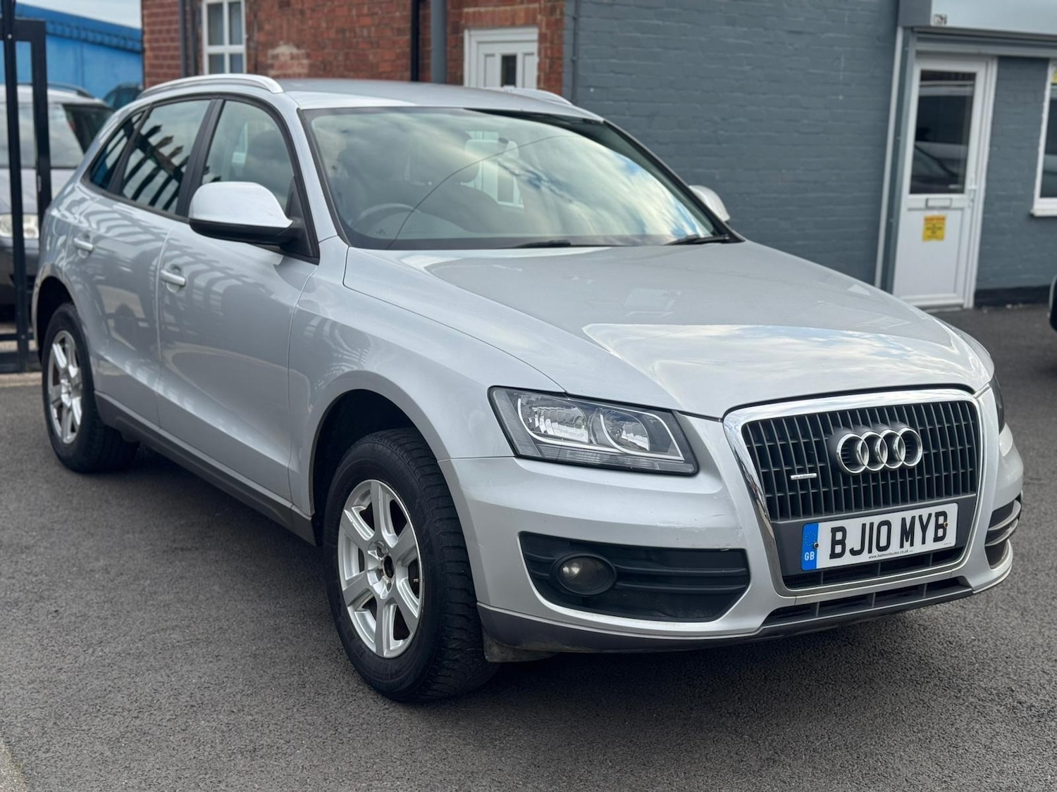 Used Audi Q5 2010 for sale - 76573456: Photo 1
