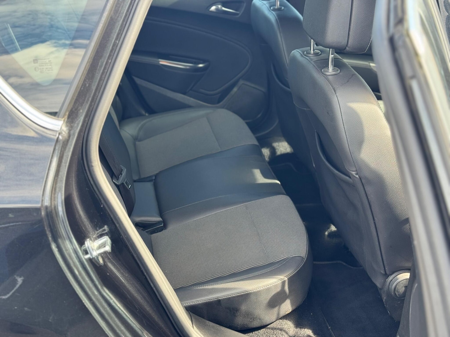 Used Vauxhall Astra 2011 for sale - 78033750: Photo 10